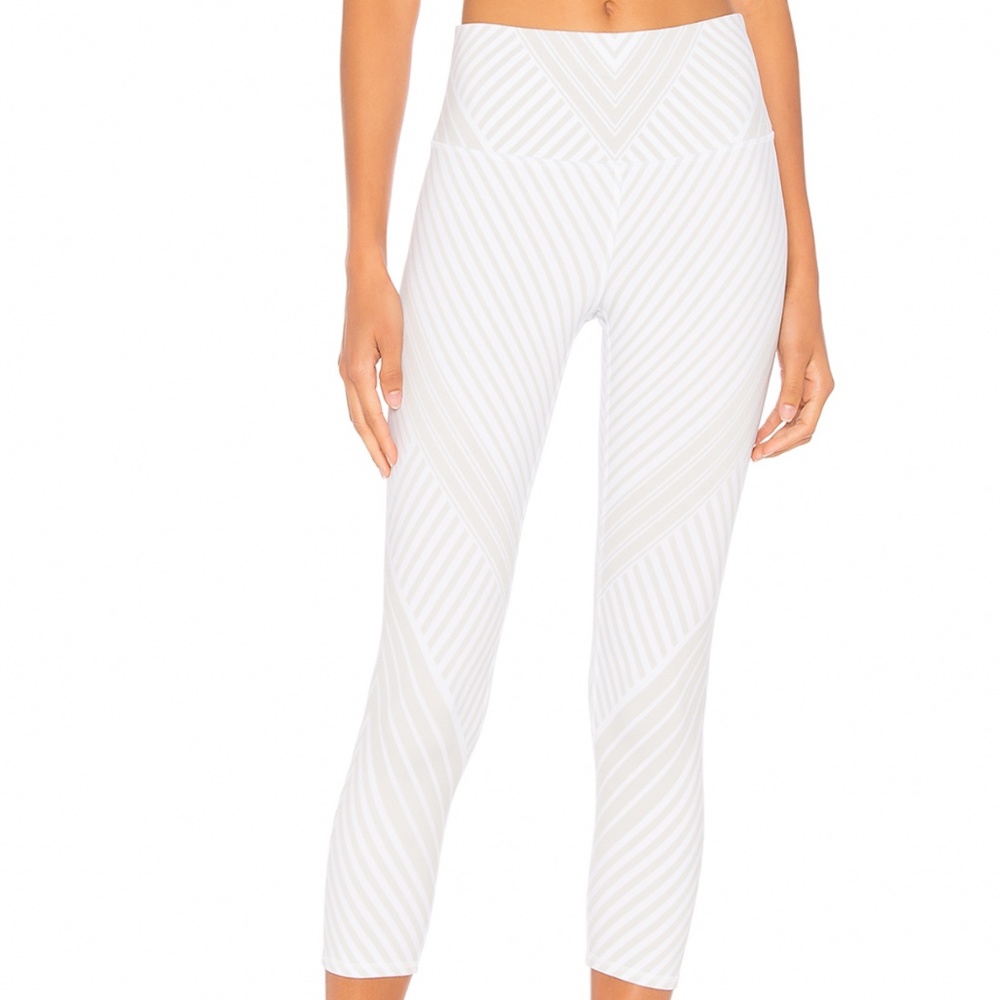 Alo High Waist Airbrush Capri Leggings